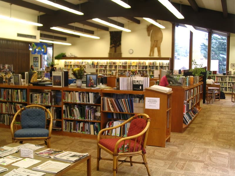 Stevenson Public Library interior 1