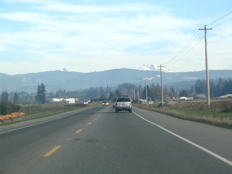 Mountains above road in Arlington