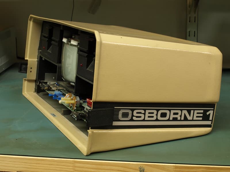 Osborne 1 Computer Teardown