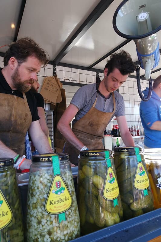 Stand bij het 'Food Truck Festival' TREK