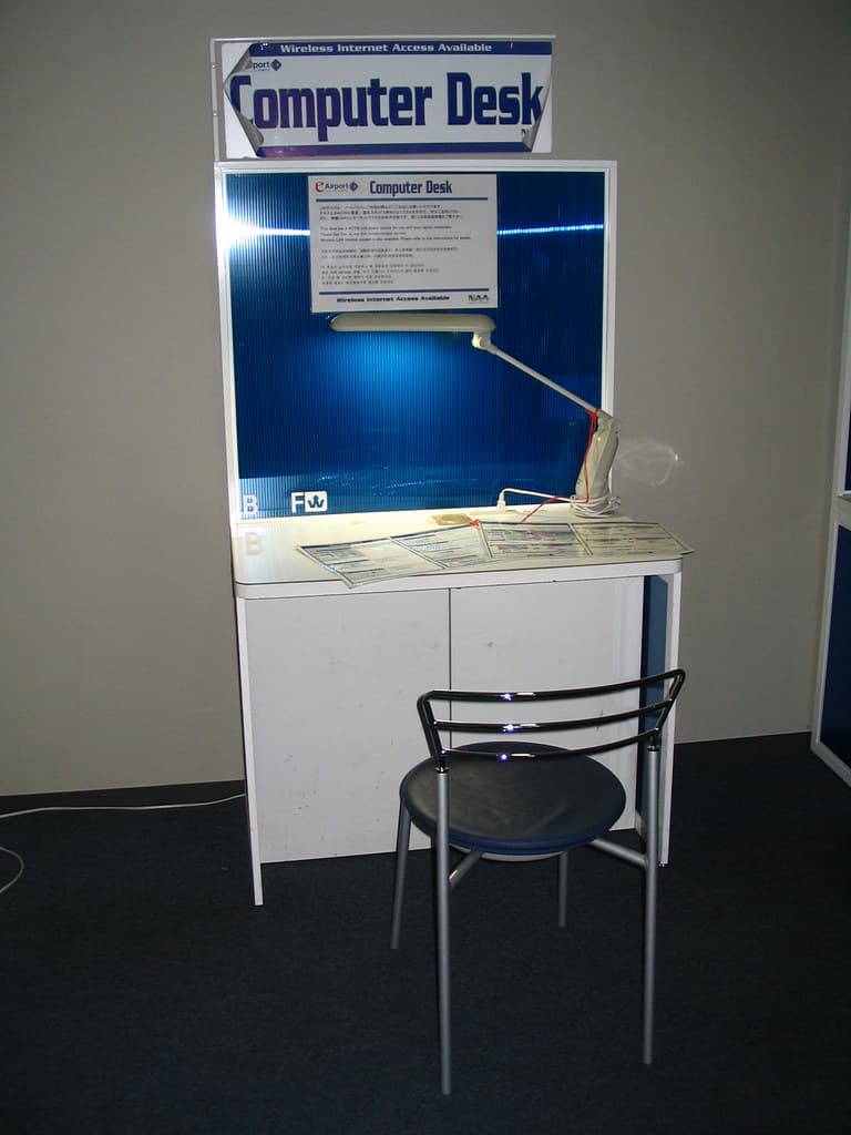 Computer Desk at Narita Airport 2