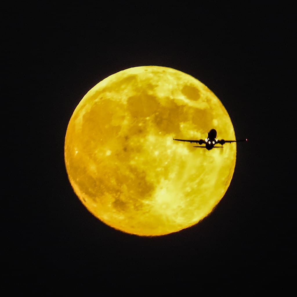 Harvest Moon Meets Airliner