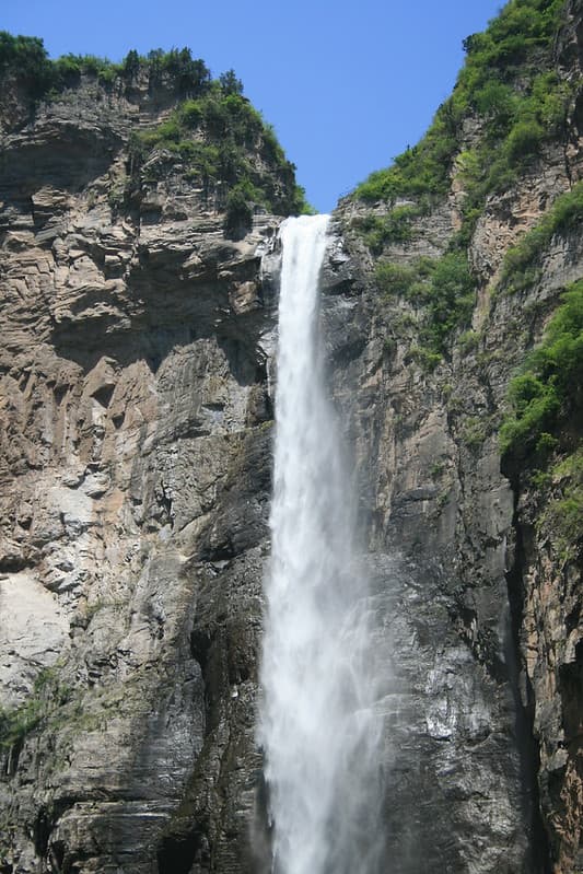 Yuntai Shan Waterfall