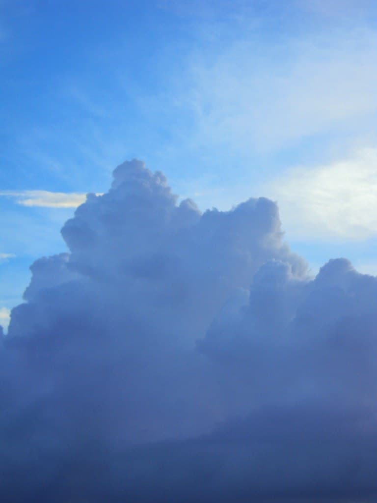 Another take at the head close-up of the cloud