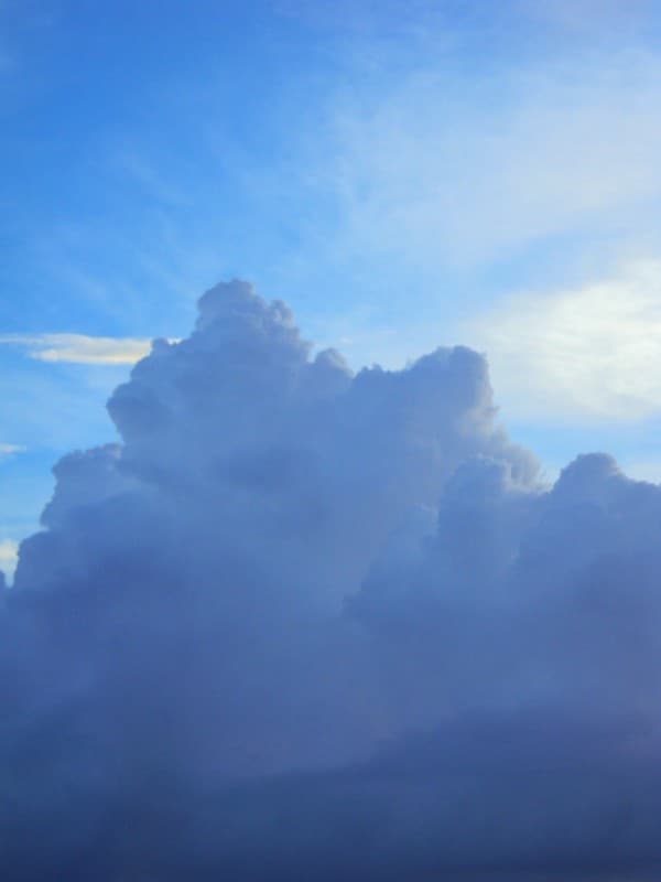 Another take at the head close-up of the cloud
