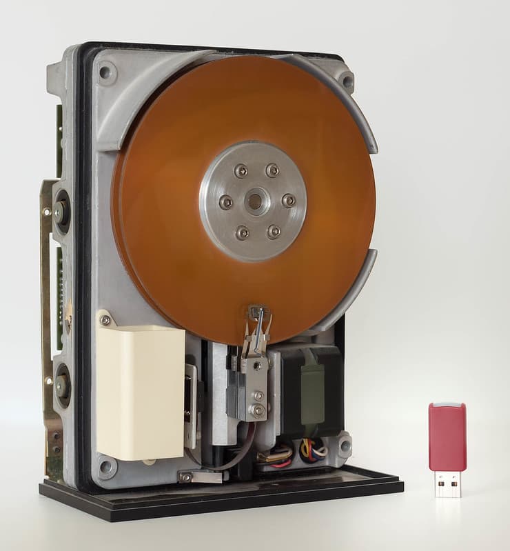 Miniscribe 2012 10 MB hard drive