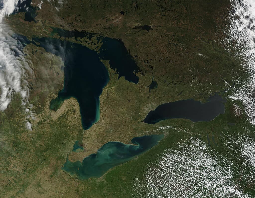 Lake Erie MODIS satellite May 2002