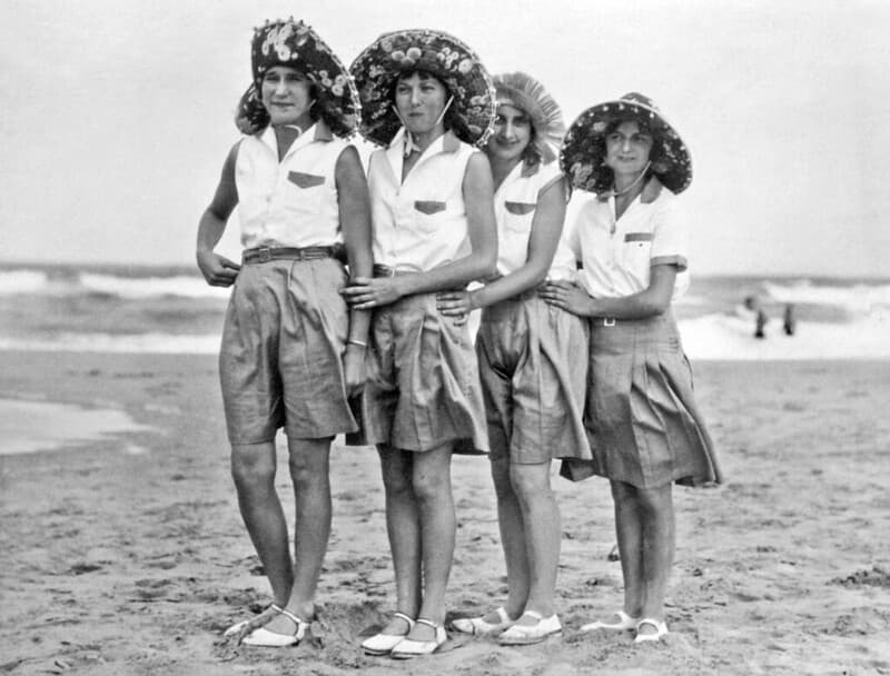 Beach scene, Maroochydore, January 1931