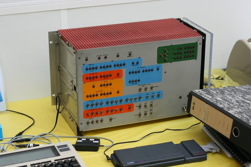 4-bit Computer based on Intel MCS40 (Intel 4040 CPU)