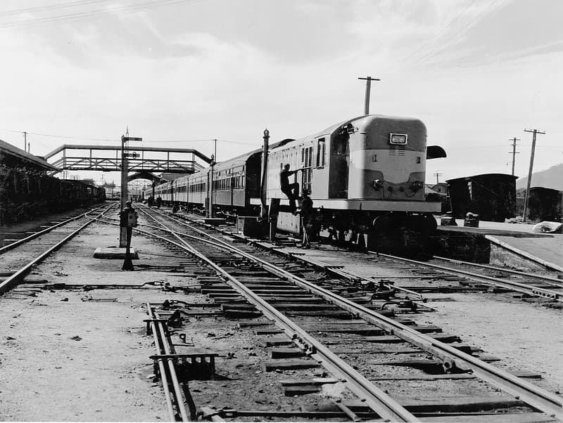 Sunshine Express train - Rockhampton, 1955