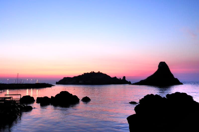 Aci, acitrezza, basalt