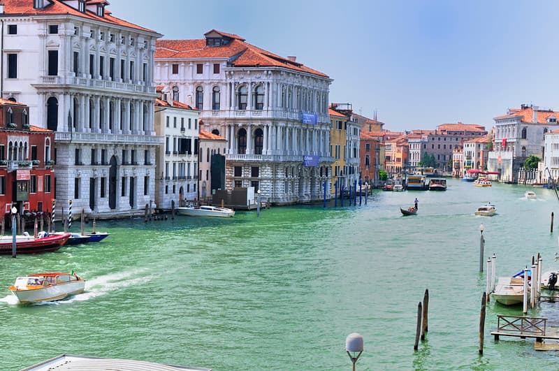 Art, canal, commons