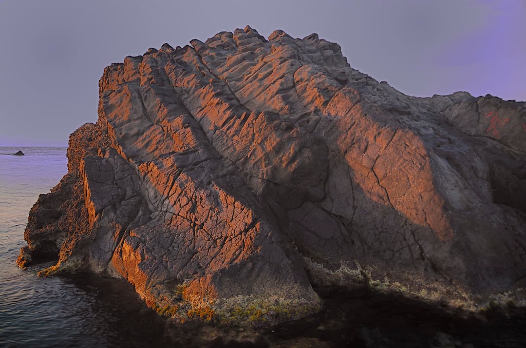Aci, acitrezza, basalt