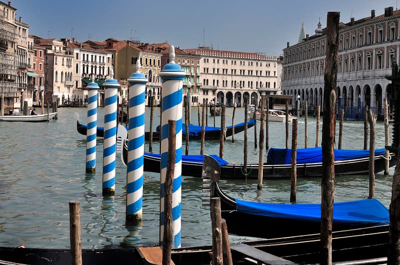 Art, canal, commons