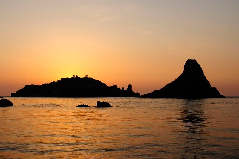 Aci, acitrezza, basalt