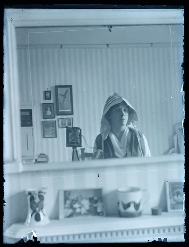 Camera, selfie, selfportrait