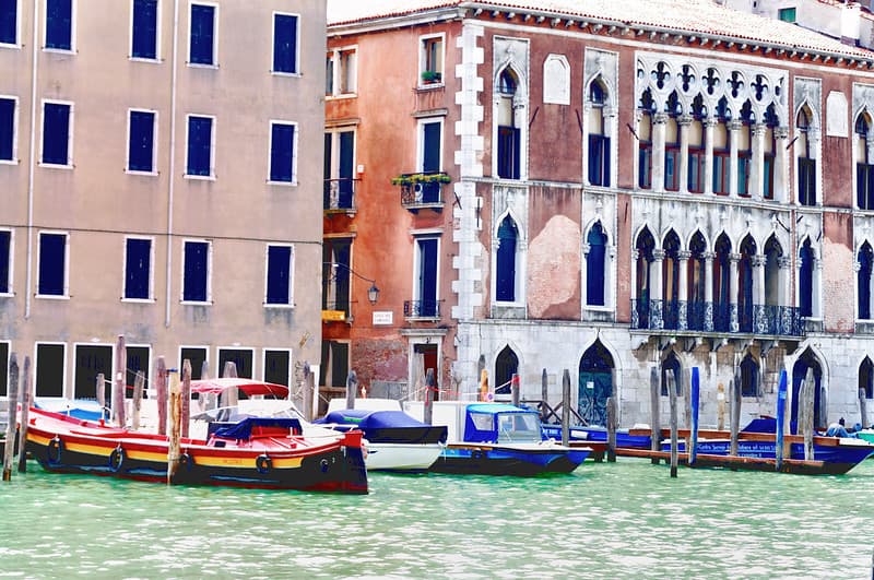 Art, canal, commons