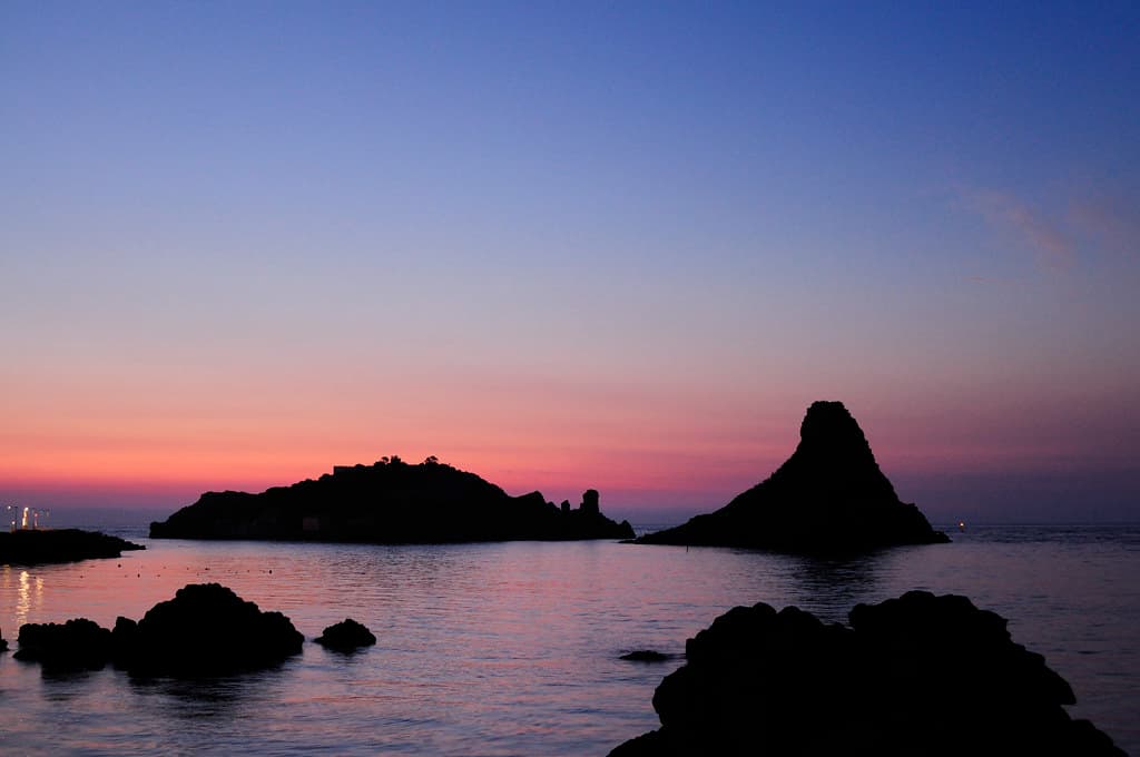 Aci, acitrezza, basalt