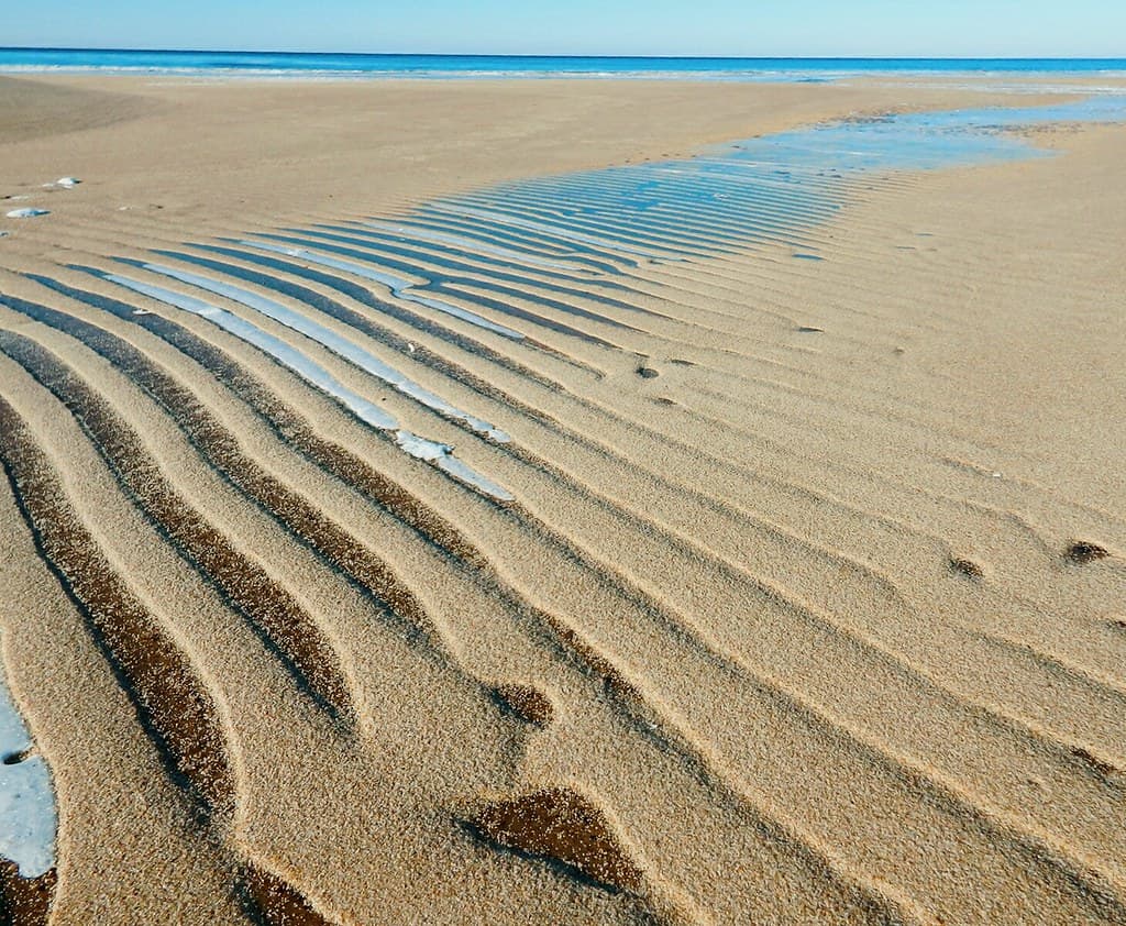 Sand meets snow like North-South
