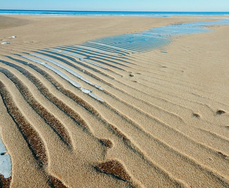 Sand meets snow like North-South