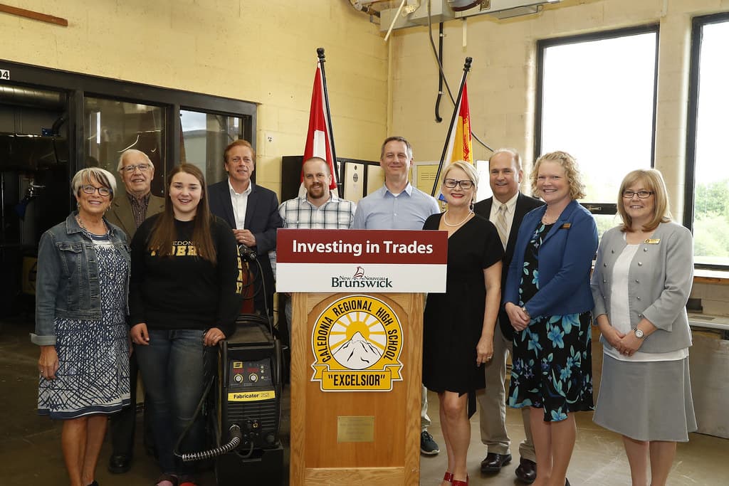 Welding in schools / Cours de soudage dans les écoles