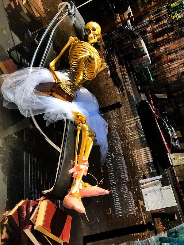 Armchair, aurum, bones