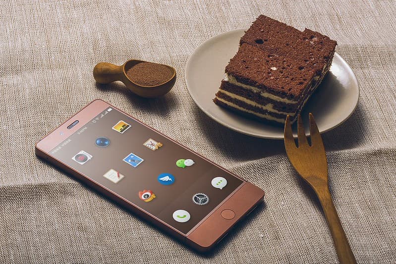 Brown Cake with smartphone