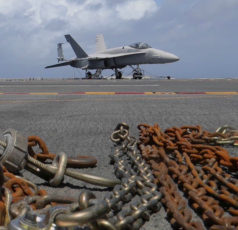 Nimitz-class aircraft carrier USS Abraham Lincoln (CVN 72)
