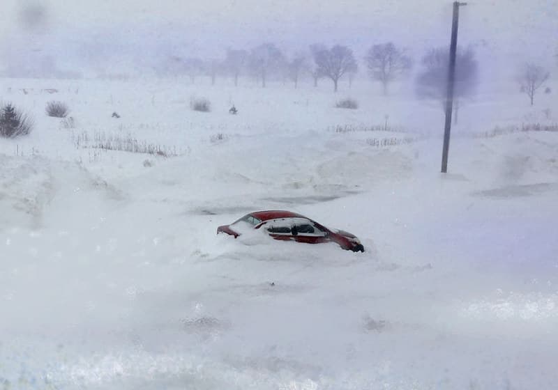 Global Warming Car undersnow St.John 2018