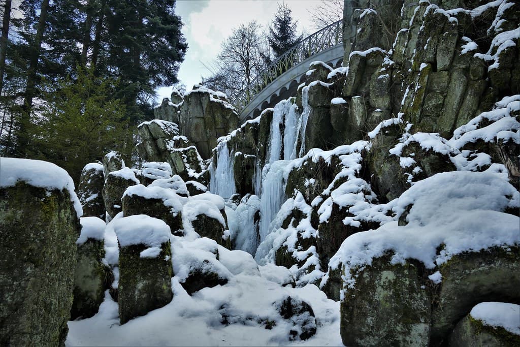 Frozen waterfall II
