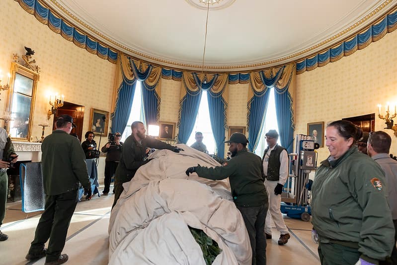 Delivery of the White House Christmas Tree