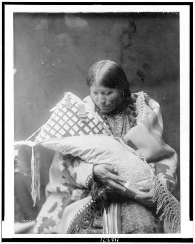Cheyenne mother and child, ca. 1905 (LOC)