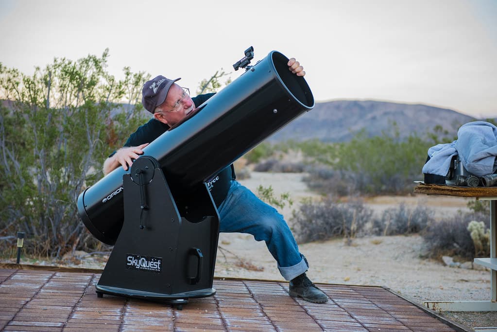 Night Sky Festival 2018-Man with telescope