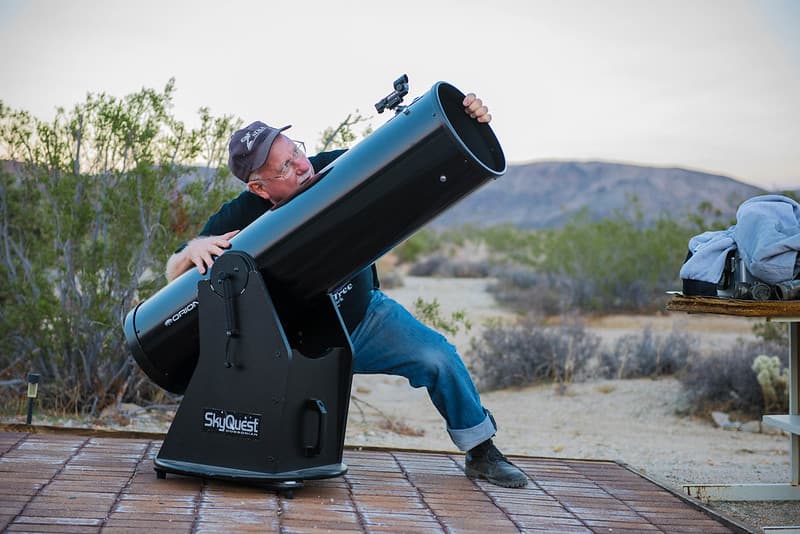 Night Sky Festival 2018-Man with telescope