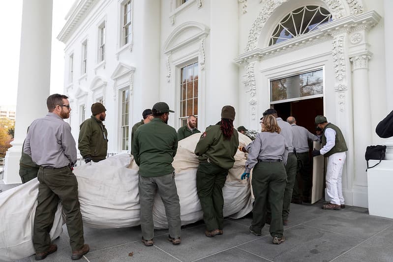 Delivery of the White House Christmas Tree