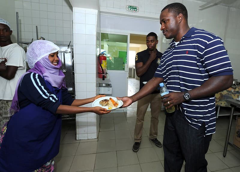 Volunteers, Students 'Break Bread' in Arta