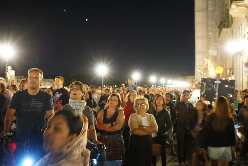 Flourence Crowd