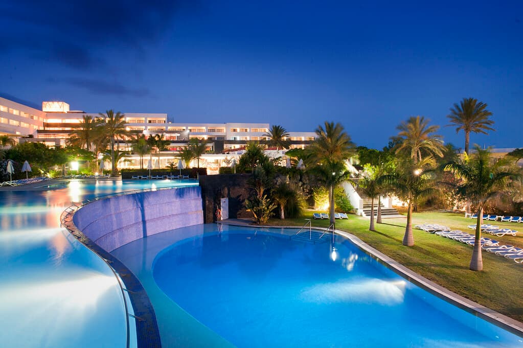 WATERFALL POOL & JAMEO POOL BY NIGHT