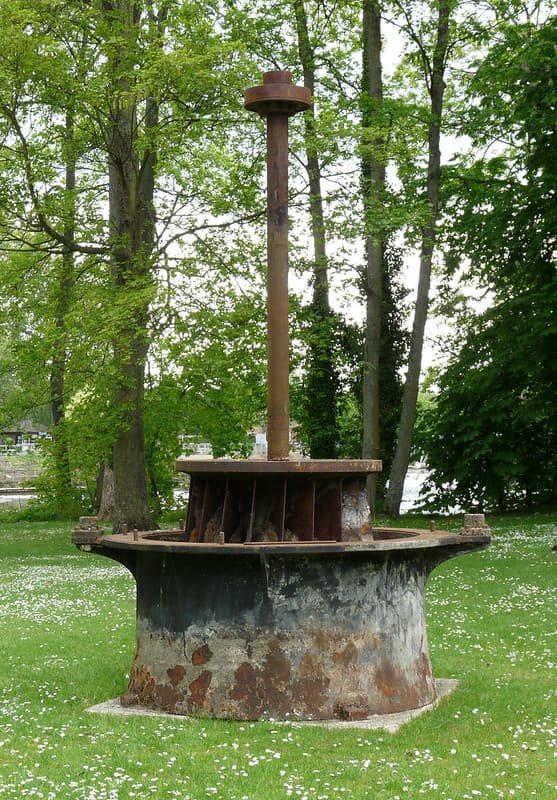 The original Mapledurham hydro turbine