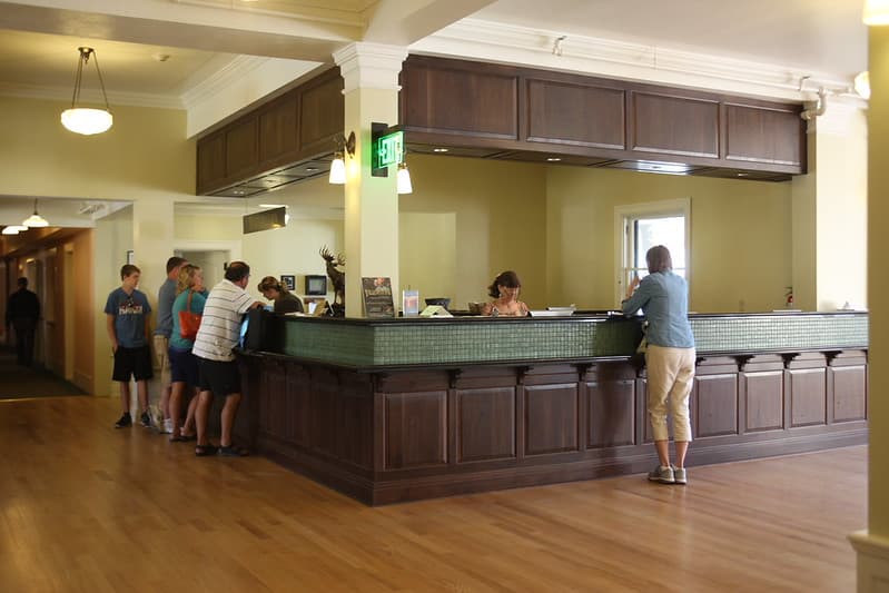 Lake Hotel, registration desk in lobby