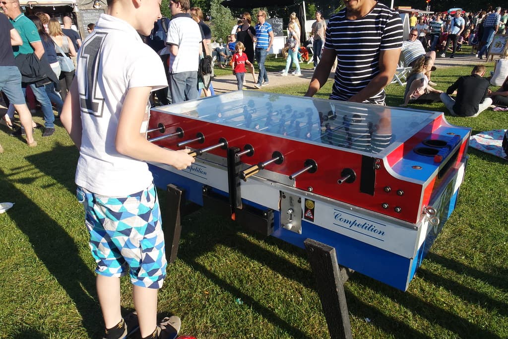 Tafeltennis bij 'Food Truck Festival TREK'