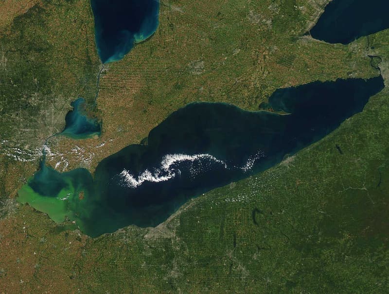 Lake Erie MODIS satellite Apr 2014