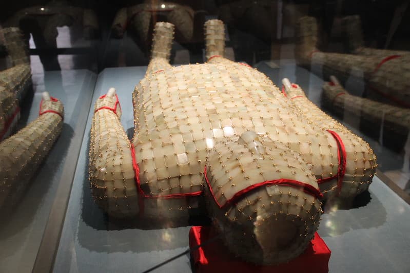 Western Han Jade Burial Suit with Gold Wire and 4248 Jade Pieces