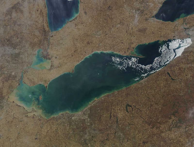 Lake Erie MODIS satellite Apr 2014