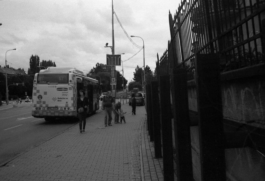 Beirette Electronic - People Leaving the Bus