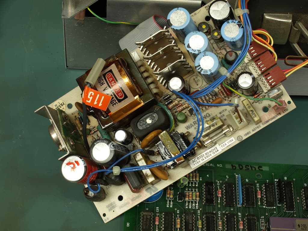 Osborne 1 Computer Teardown