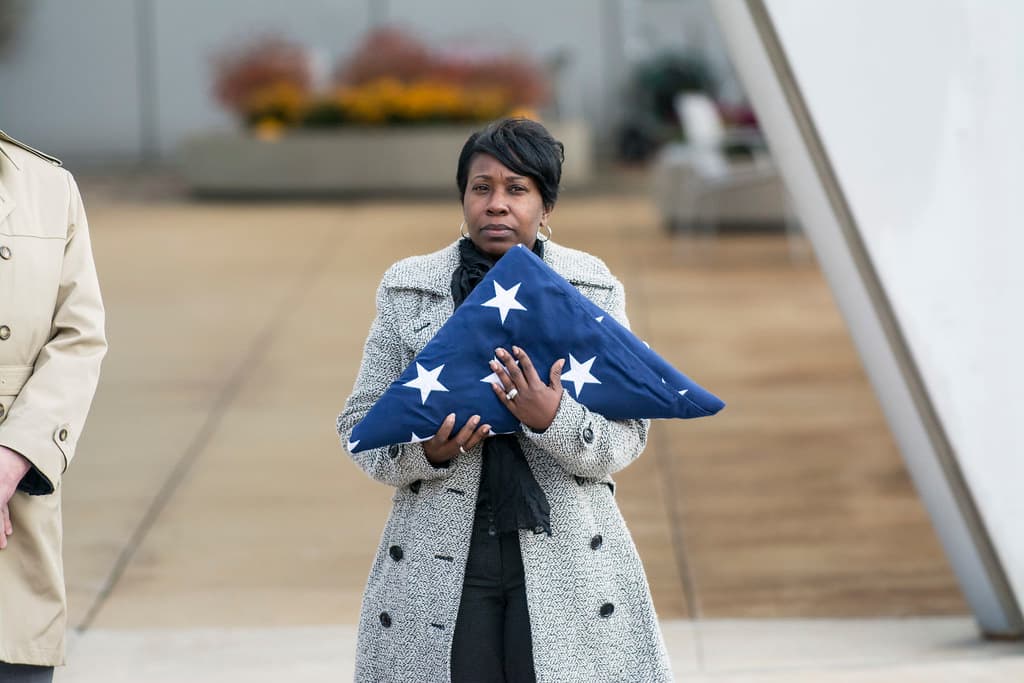 Army Reserve troops retire flag at Argonne National Laboratory