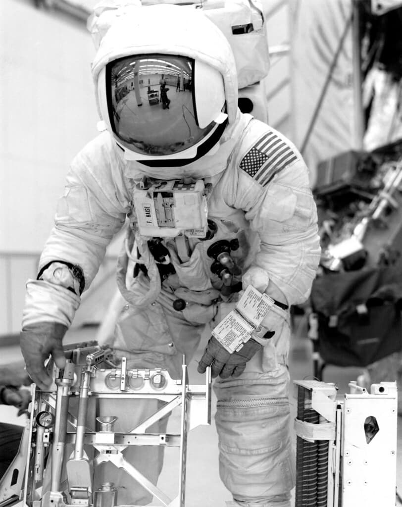 Apollo 13 EVA Walkthrough: Haise deploying tool carrier