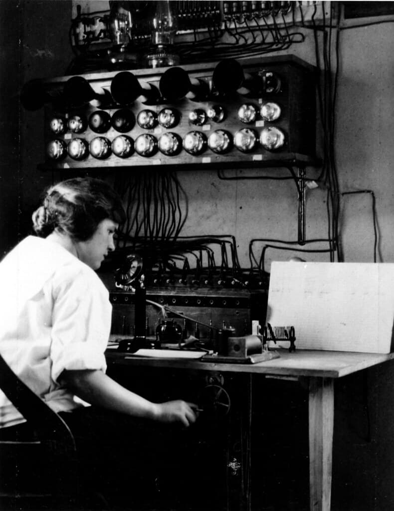 199687 Woman Switchboard Operator, Oakridge RD, Cascade NF