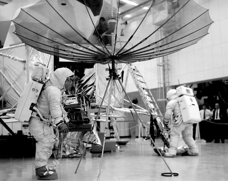 Apollo 13 EVA Walkthrough: Lovell and Haise with antenna